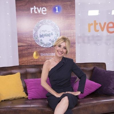 Cayetana Guillén Cuervo presenta 'Cena con mamá'
