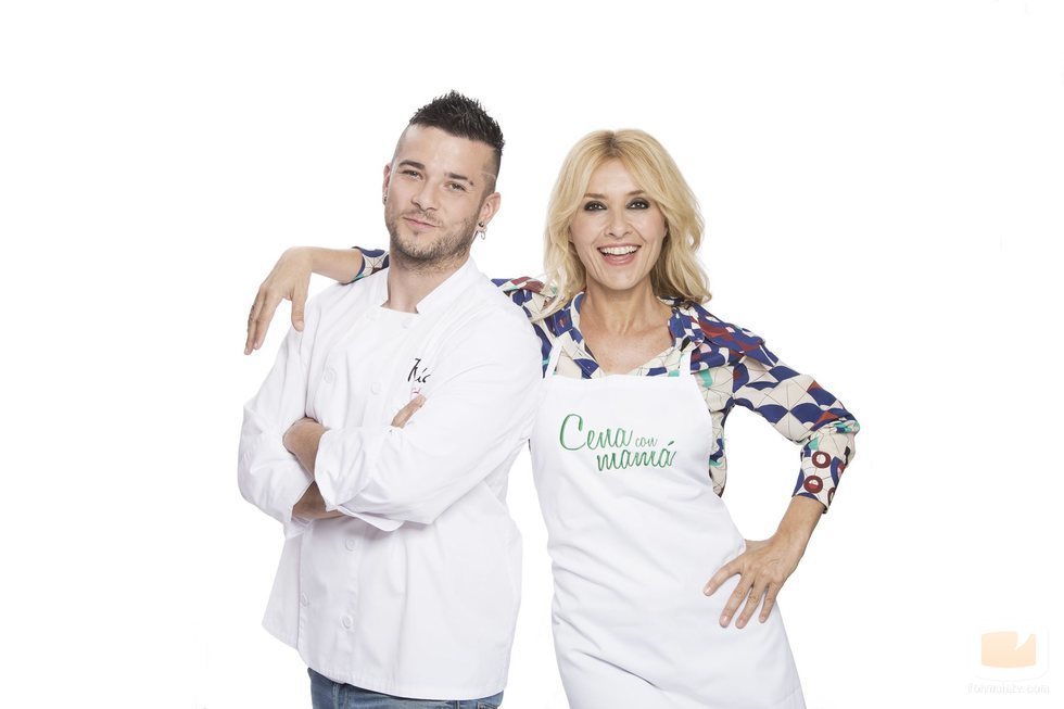Carlos Maldonado y Cayetana Guillén Cuervo, presentadores de 'Cena con mamá'
