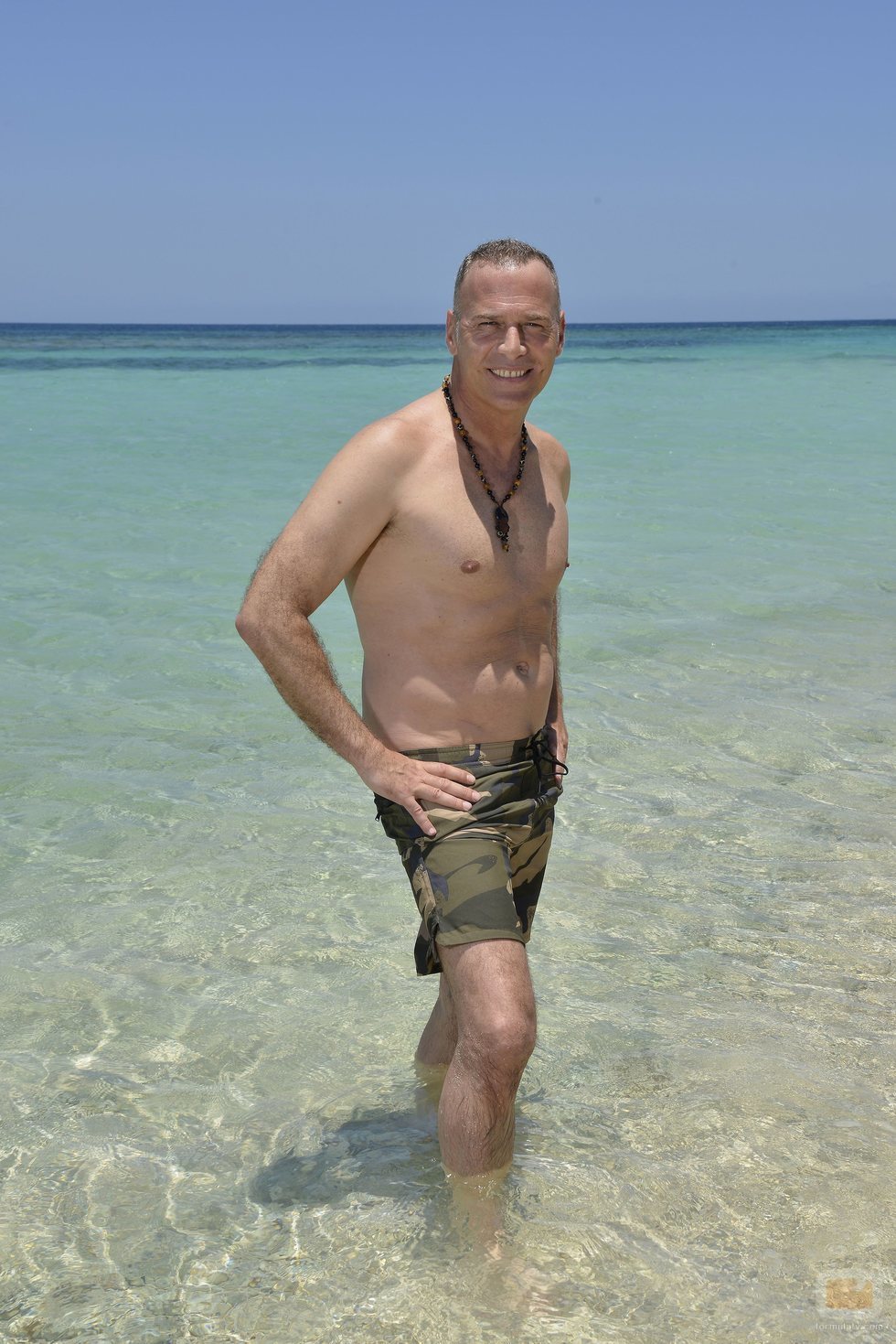 Carlos Lozano posa en bañador como concursante de 'Supervivientes 2019'