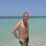 Carlos Lozano posa en bañador como concursante de 'Supervivientes 2019'