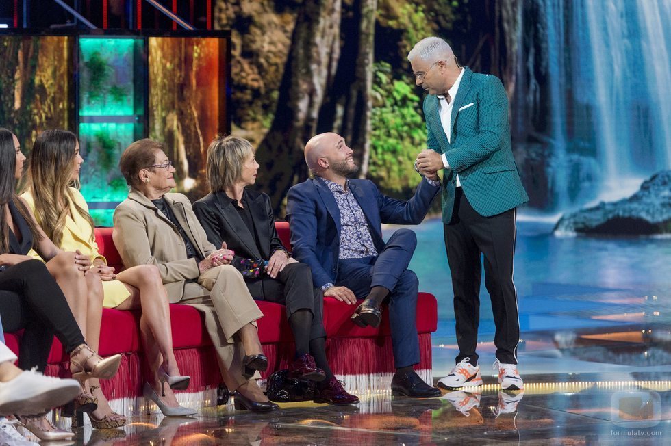 Jorge Javier saluda a Kiko Rivera en la Gala 1 de 'Supervivientes 2019'