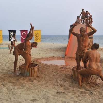 Los concursantes se meten al barro, en la Gala 1 de 'Supervivientes 2019'