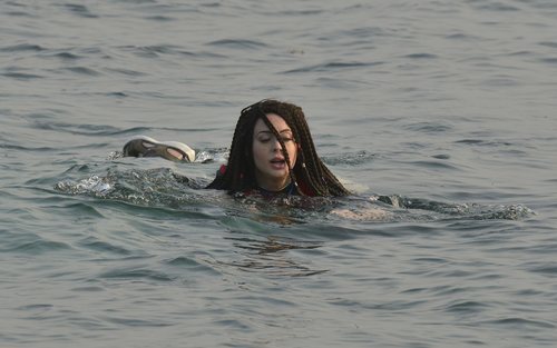 Mahi, nadando hacia la orilla de la isla, en la Gala 1 de 'Supervivientes 2019'