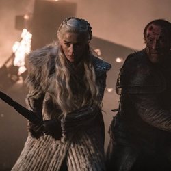Jorah Mormont y Daenerys Targaryen luchan juntos en el 8x03 de 'Juego de Tronos'