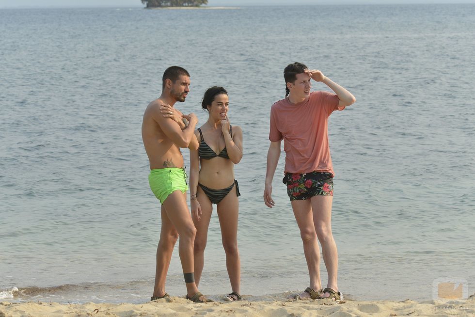 Fabio, Violeta y Oto en la isla durante la Gala 1 de 'Supervivientes 2019'