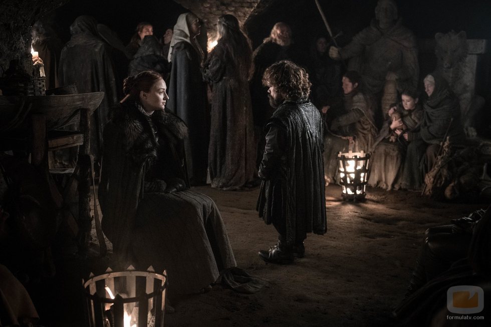 Tyrion y Sansa se refugian en las criptas de la batalla del 8x03 de 'Juego de Tronos'