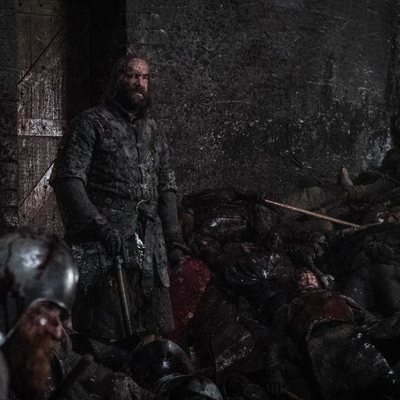 El Perro, pensativo, durante el 8x03 de 'Juego de Tronos'
