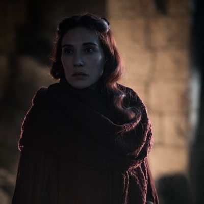 Melisandre a su llegada a Invernalia en el 8x03 de 'Juego de Tronos'