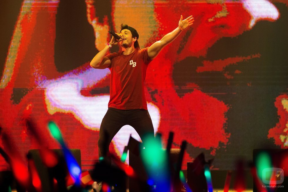 Miki Núñez interpreta "La Venda" en el Eurovision in Concert de Amsterdam