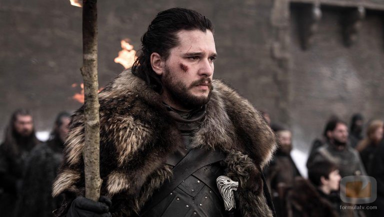 Jon Nieve en el funeral a los caídos en la Batalla de Invernalia en el 8x04 de 'Juego de Tronos'