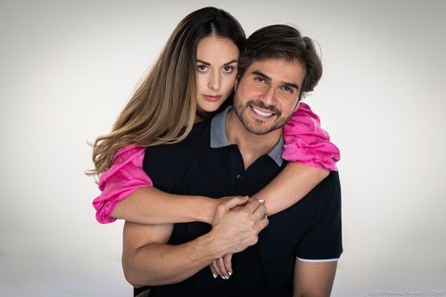 Zuria Vega y Daniel Arenas, posan juntos para 'Mi marido tiene más familia'