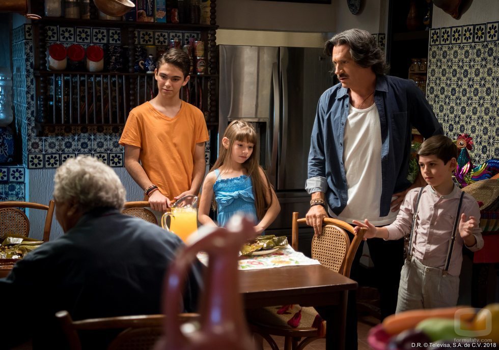 Pancho López junto a sus hijos en 'Mi marido tiene más familia'