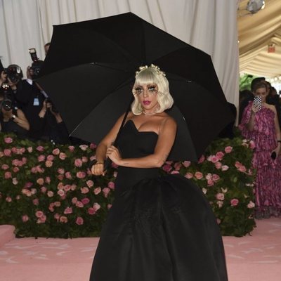 Lady Gaga sorprende con un segundo look en la Gala MET 2019