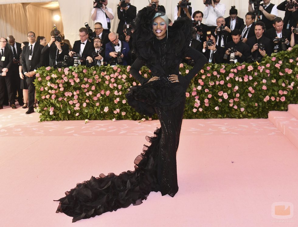 Laverne Cox apuesta por un vestido muy llamativo en la Gala MET 2019