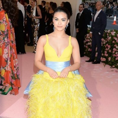 Camila Mendes, la actriz de 'Riverdale', en la Gala MET 2019