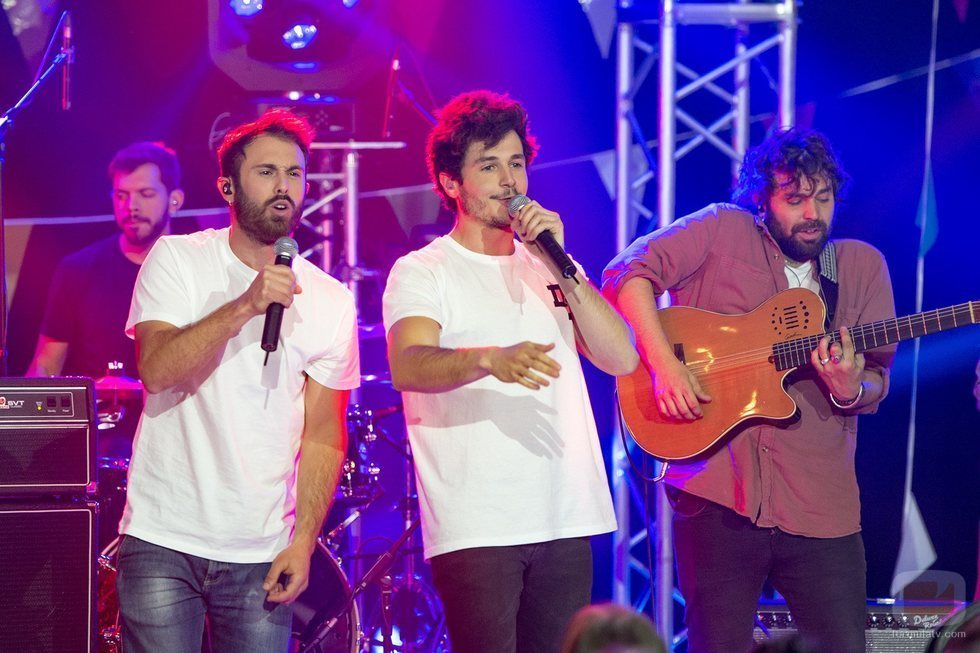 Miki y Arnau Griso interpretan el tema "Desamortil" en 'Miki y amigos'