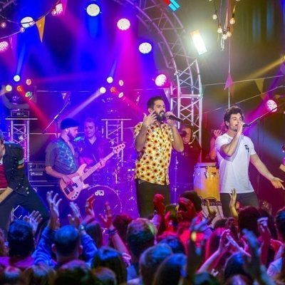 Miki y La Pegatina interpretan "Y volar" en 'Miki y amigos'