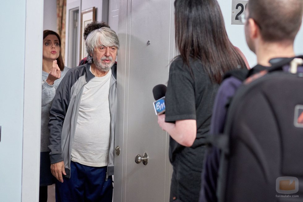 Vicente recibe la visita de los medios en la temporada 11 de 'La que se avecina'