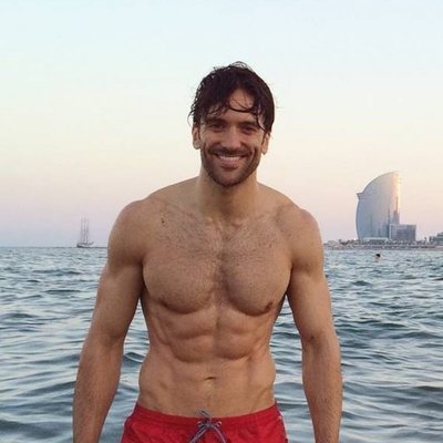 Marcelo Converti luce cuerpo en bañador