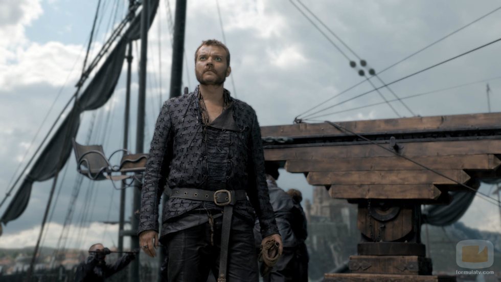 Euron Greyjoy otea el horizonte en el 8x05 de 'Juego de Tronos'