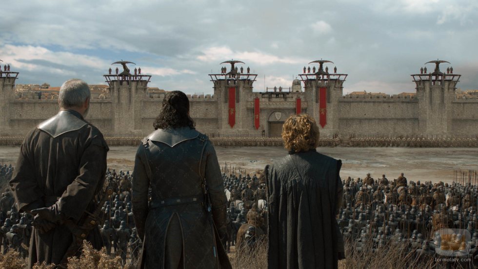Ser Davos, Jon y Tyrion observan Desembarco del Rey en el 8x05 de 'Juego de Tronos'