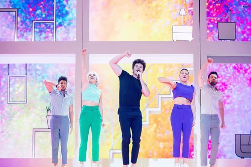  Miki Núñez bailando "La Venda" en el segundo ensayo de Eurovisión 2019
