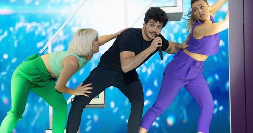 Miki Núñez junto a los bailarines en el segundo ensayo de Eurovisión 2019