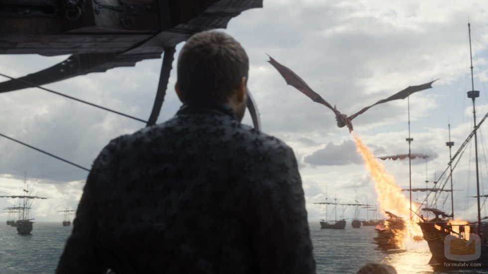 Euron Greyjoy contempla cómo Drogon abrasa la Compañía Dorada en el 8x05 de 'Juego de Tronos'
