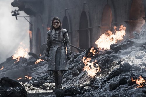 Arya Stark ante la desolación tras la batalla de Desembarco del Rey del 8x05 de 'Juego de Tronos'