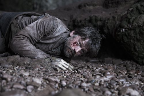 Jaime Lannister yace herido de gravedad en el 8x05 de 'Juego de Tronos'