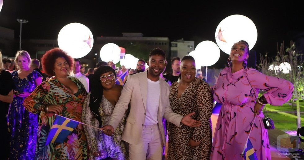 John Lundvik, en la alfombra naranja de Eurovisión 2019