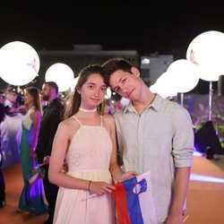 Zala Kralj y Gašper Šantl, en la alfombra naranja de Eurovisión 2019