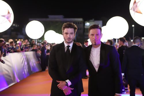 Sergey Lazarev posa en la alfombra naranja de Eurovisión 2019