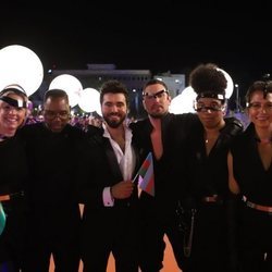 Ghingiz y su equipo, en la alfombra naranja de Eurovisión 2019