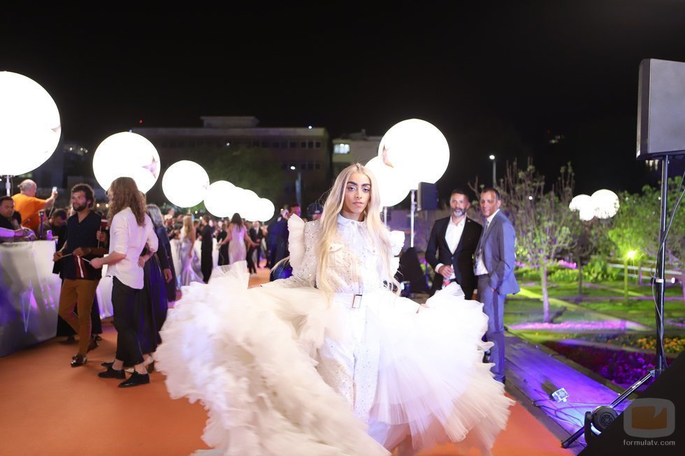 Bilal Hassani, en la alfombra naranja de Eurovisión 2019
