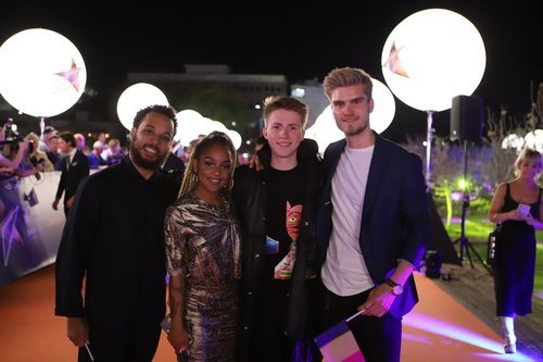 Eliot y su equipo, en la alfombra naranja de Eurovisión 2019