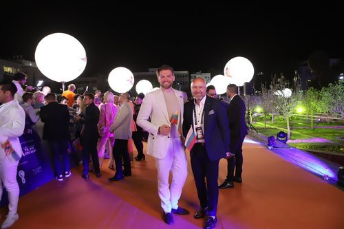 Jurij Veklenko y su equipo, en la alfombra naranja de Eurovisión 2019