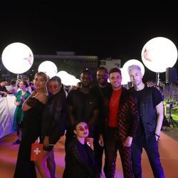 Luca Hänni y su equipo, en la alfombra naranja de Eurovisión 2019