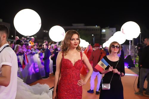 Anna Odobescu, en la alfombra naranja de Eurovisión 2019