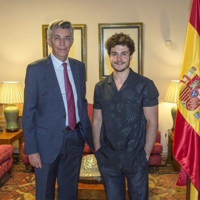 Miki Núñez y Manuel Gómez Acebo, en la residencia del embajador de España en Israel
