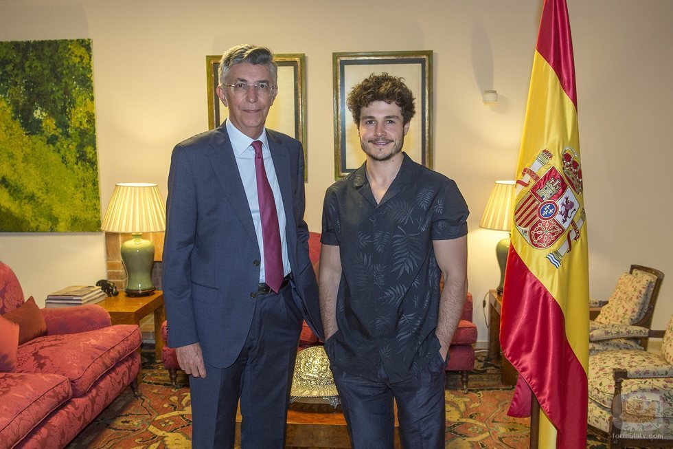 Miki Núñez y Manuel Gómez Acebo, en la residencia del embajador de España en Israel