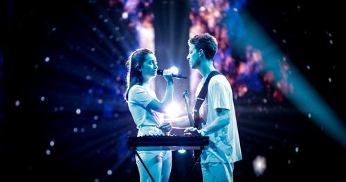 Zala Kralj y Gasper Santl, representantes de Eslovenia, en la Gran Final de Eurovisión 2019