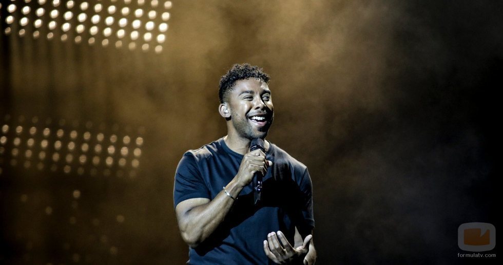 John Lundvik, representante de Suecia, en la Gran Final de Eurovisión 2019