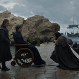 Jon Snow se arrodilla ante el Rey Bran El Tullido en 'Juego de Tronos'