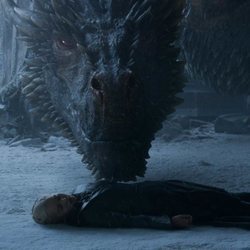 El cadáver de Daenerys ante Drogon en el 8x06 de 'Juego de Tronos'