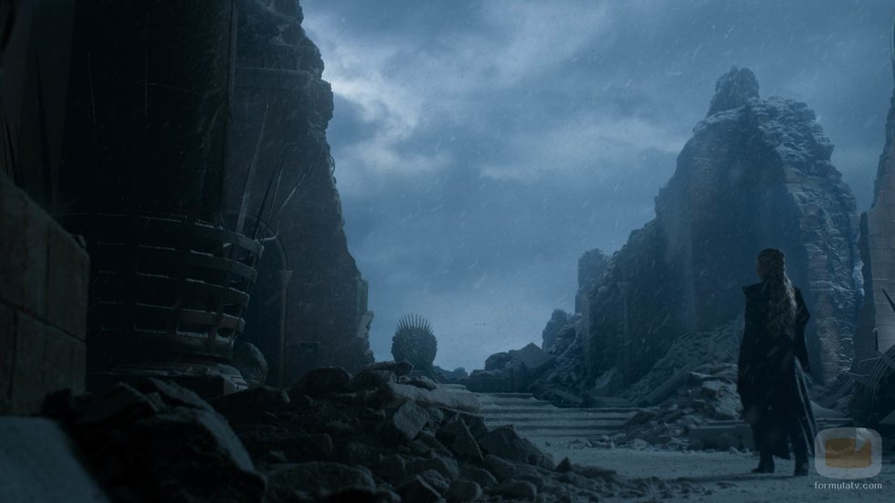 Daenerys ante la sala del Trono de Hierro en el 8x06 de 'Juego de Tronos'