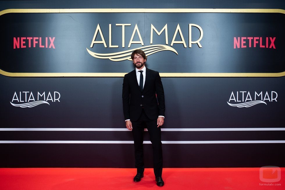 El actor Félix Gómez, en el photocall de 'Alta mar'