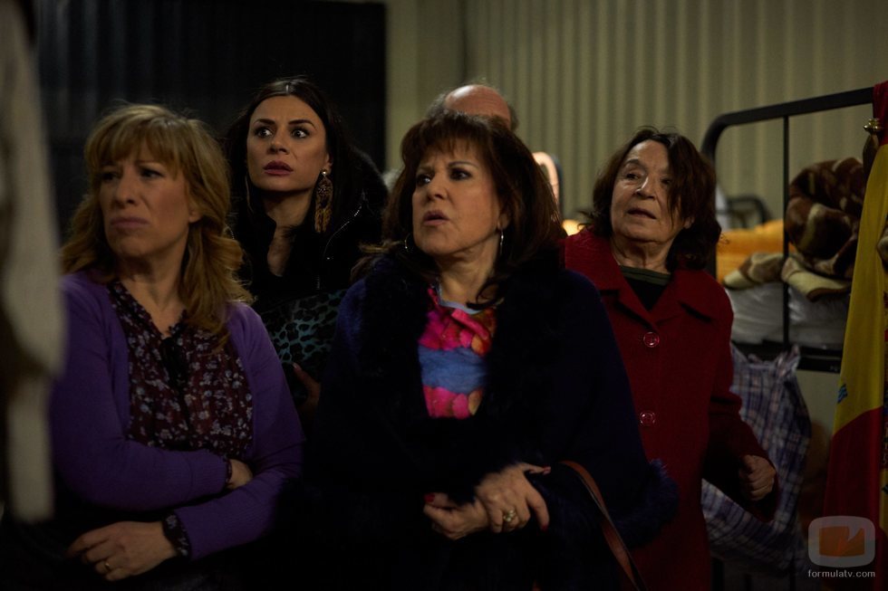 Menchu junto a Berta, Doña Fina y Soli en el 11x06 de 'La que se avecina'