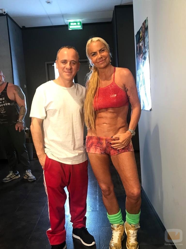 Javier Gutiérrez y Leticia Sabater en el rodaje de la tercera temporada de 'Vergüenza'