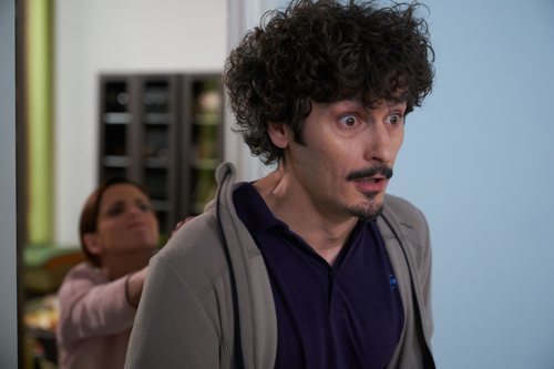 Lola obliga a Javi a trabajar como conserje en el 11x07 de 'La que se avecina'